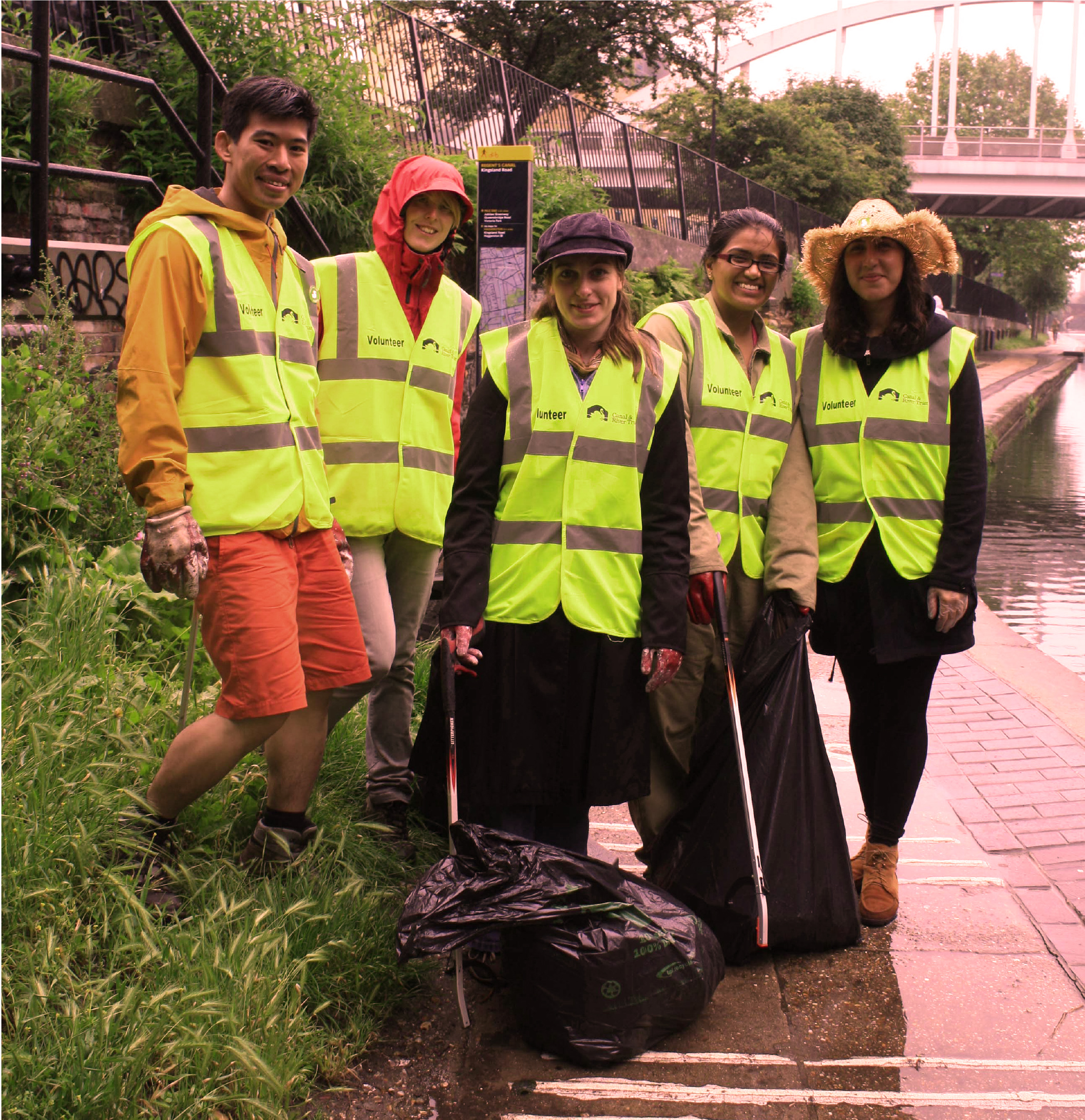 Volunteers clean the canalised in Hackney